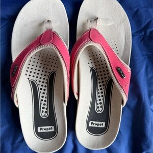 Propet Women's Pink and Cream Sandals